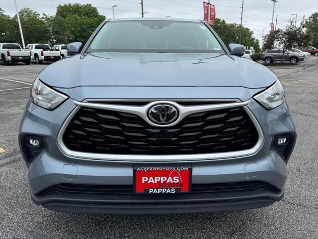 used 2020 Toyota Highlander car, priced at $31,000