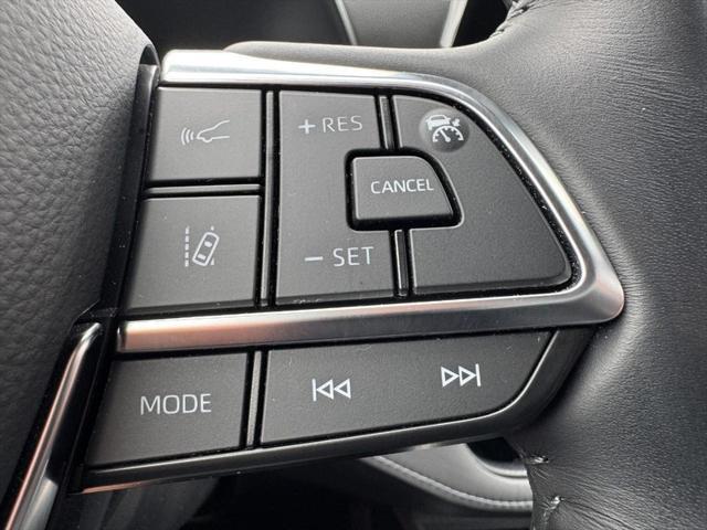 used 2020 Toyota Highlander car, priced at $31,000