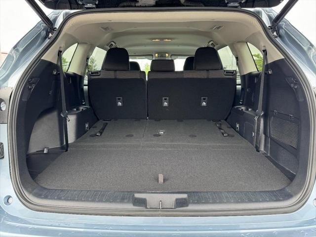used 2020 Toyota Highlander car, priced at $31,000