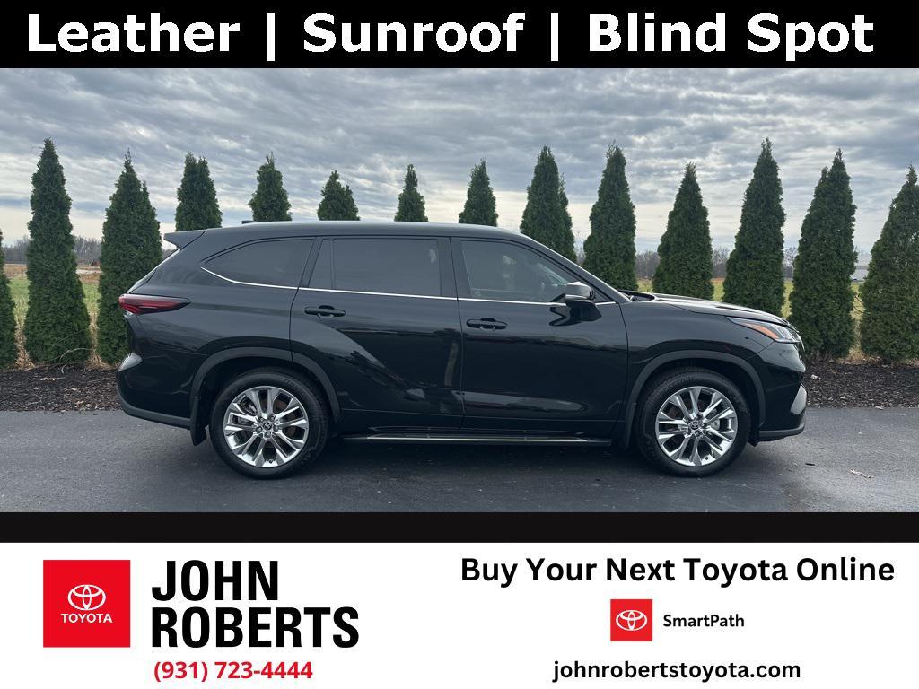 used 2025 Toyota Highlander car, priced at $52,076