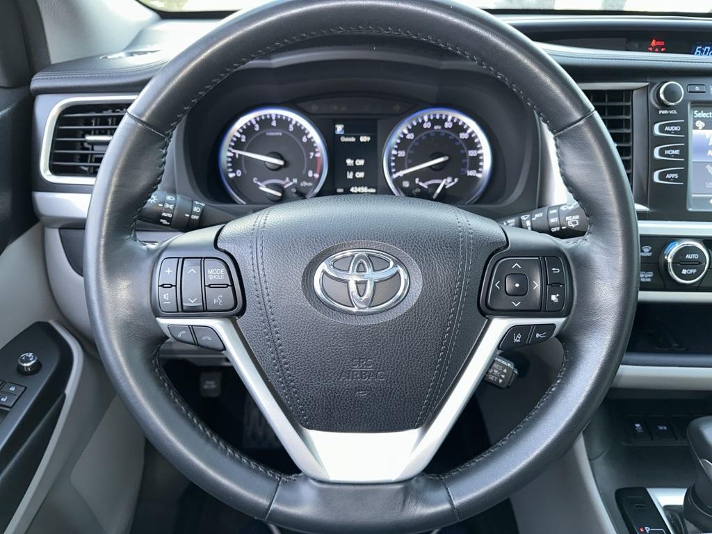 used 2017 Toyota Highlander car, priced at $27,557