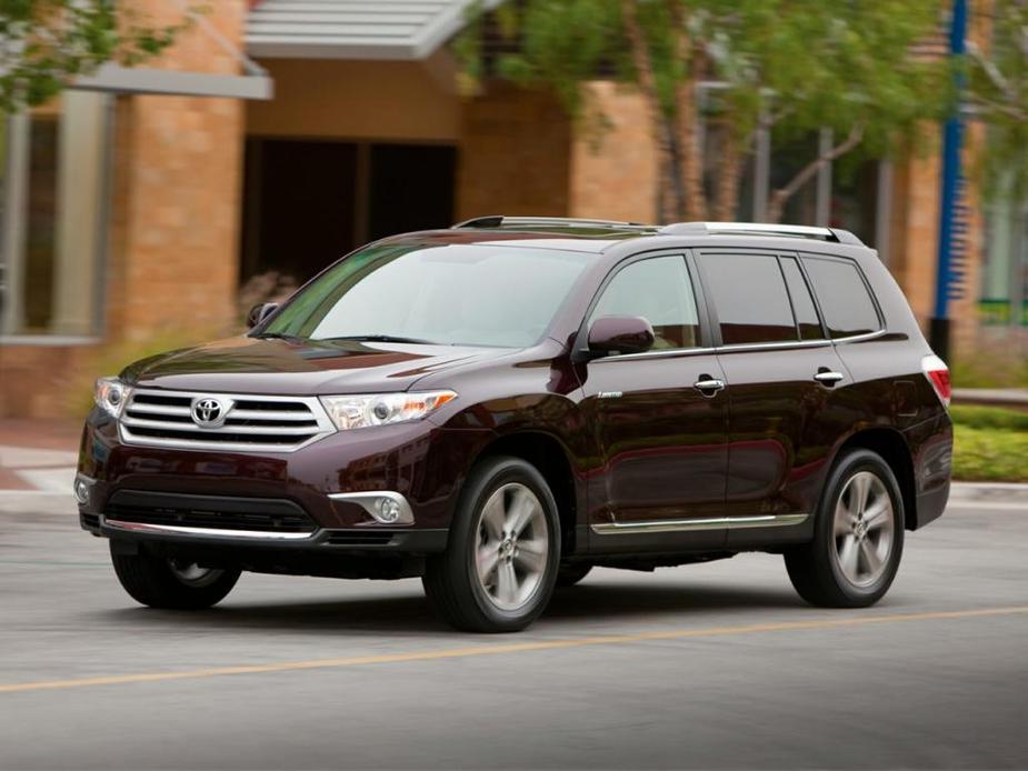 used 2011 Toyota Highlander car, priced at $9,750