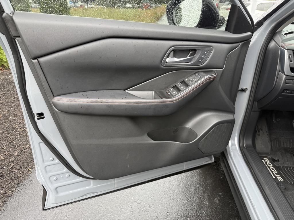 used 2025 Nissan Rogue car, priced at $32,000