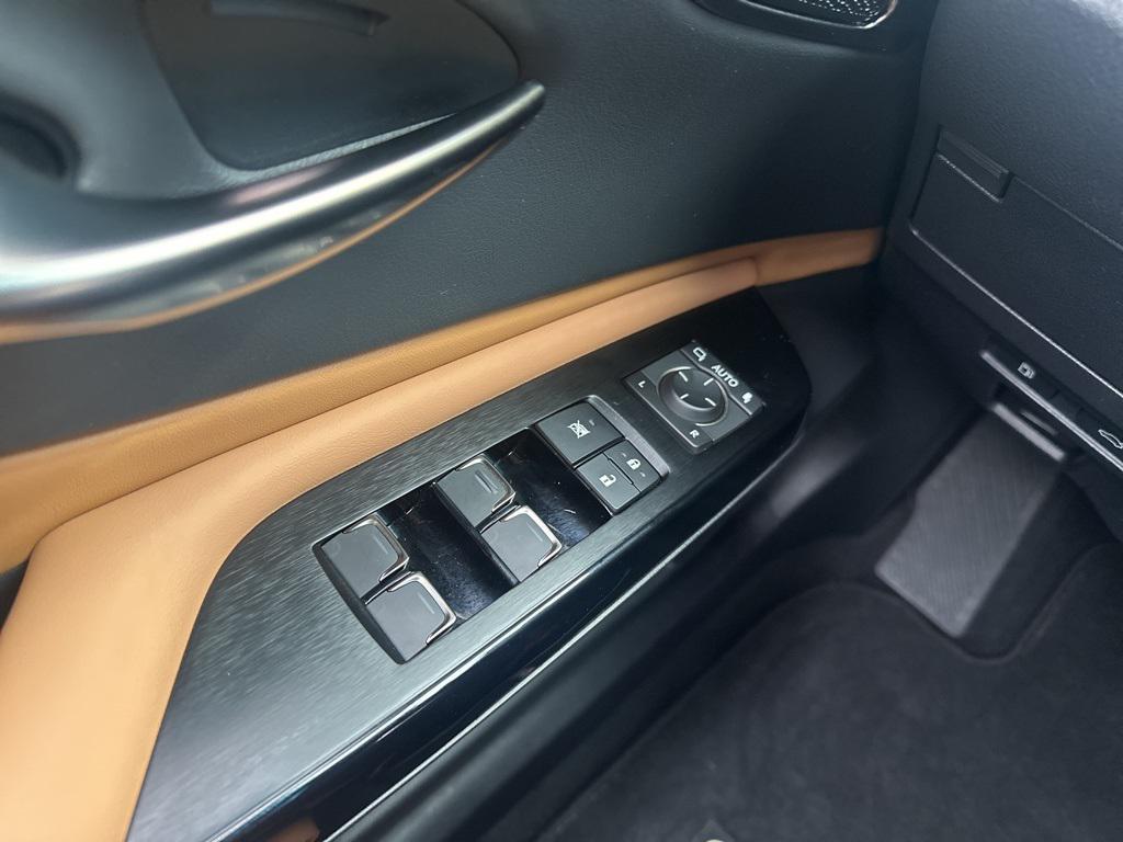 used 2025 Lexus ES 350 car, priced at $52,750