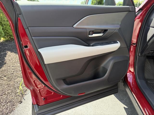 new 2025 Toyota Highlander car, priced at $43,497