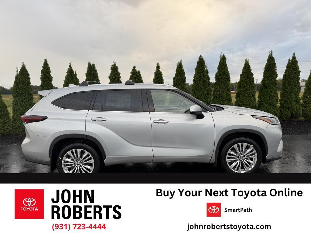 new 2025 Toyota Highlander car, priced at $55,053