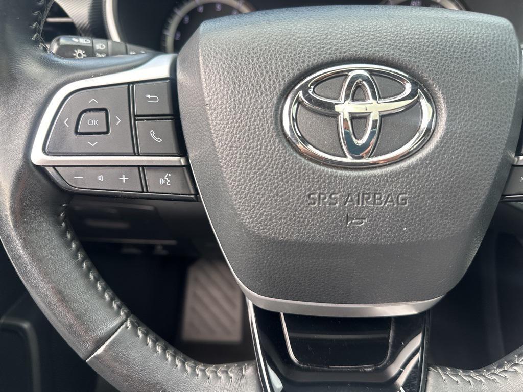 used 2023 Toyota Highlander car, priced at $40,593