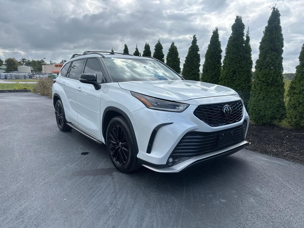used 2023 Toyota Highlander car, priced at $40,593