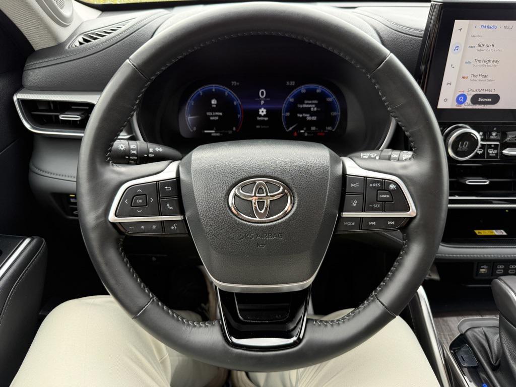 used 2023 Toyota Highlander car, priced at $43,889