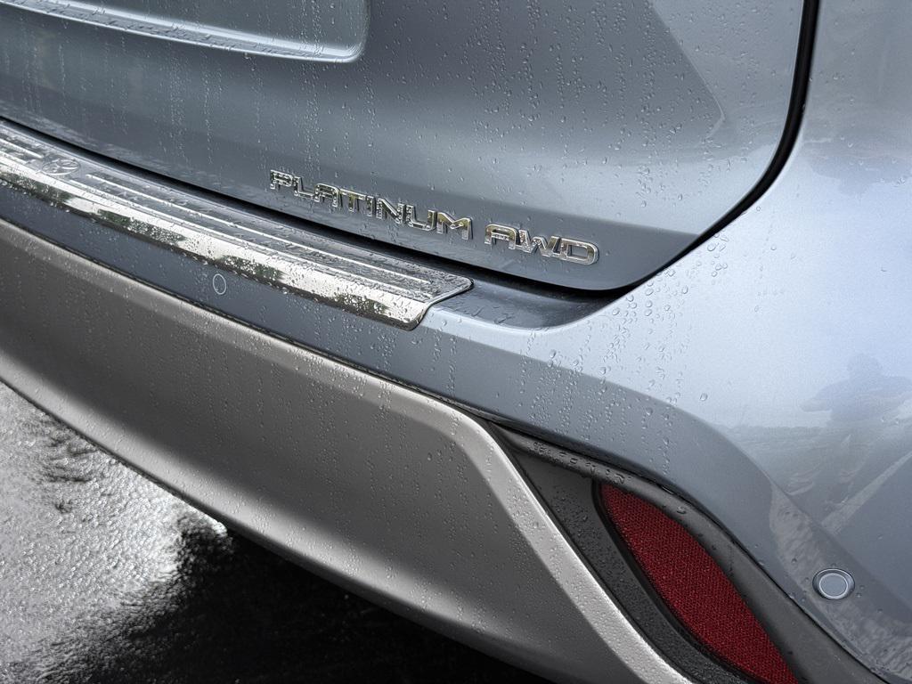 used 2023 Toyota Highlander car, priced at $43,889