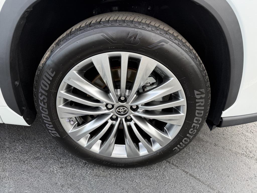 used 2024 Toyota Highlander car, priced at $50,777
