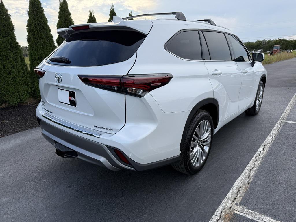used 2024 Toyota Highlander car, priced at $50,777
