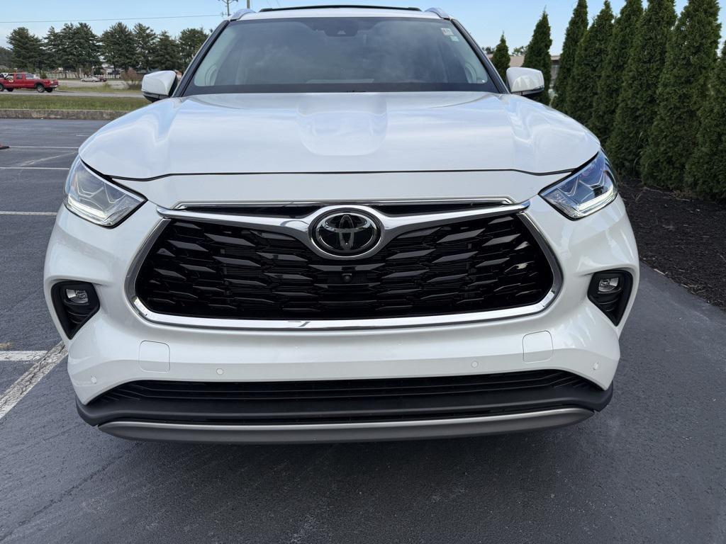 used 2024 Toyota Highlander car, priced at $50,777