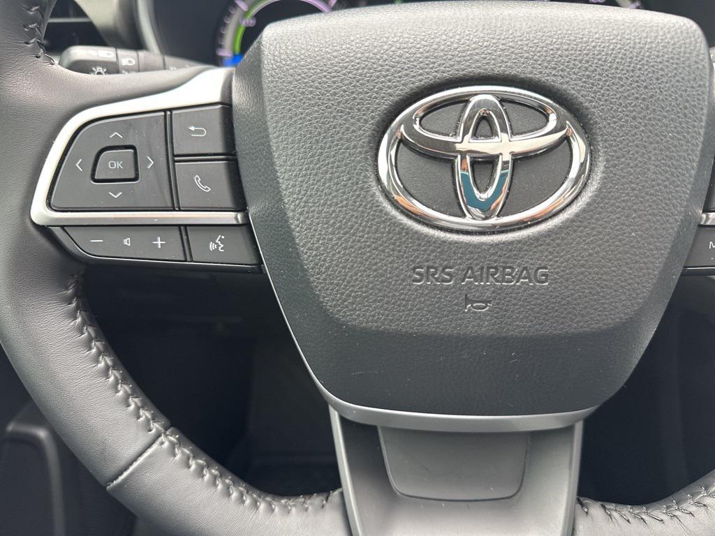 used 2023 Toyota Highlander Hybrid car, priced at $43,757