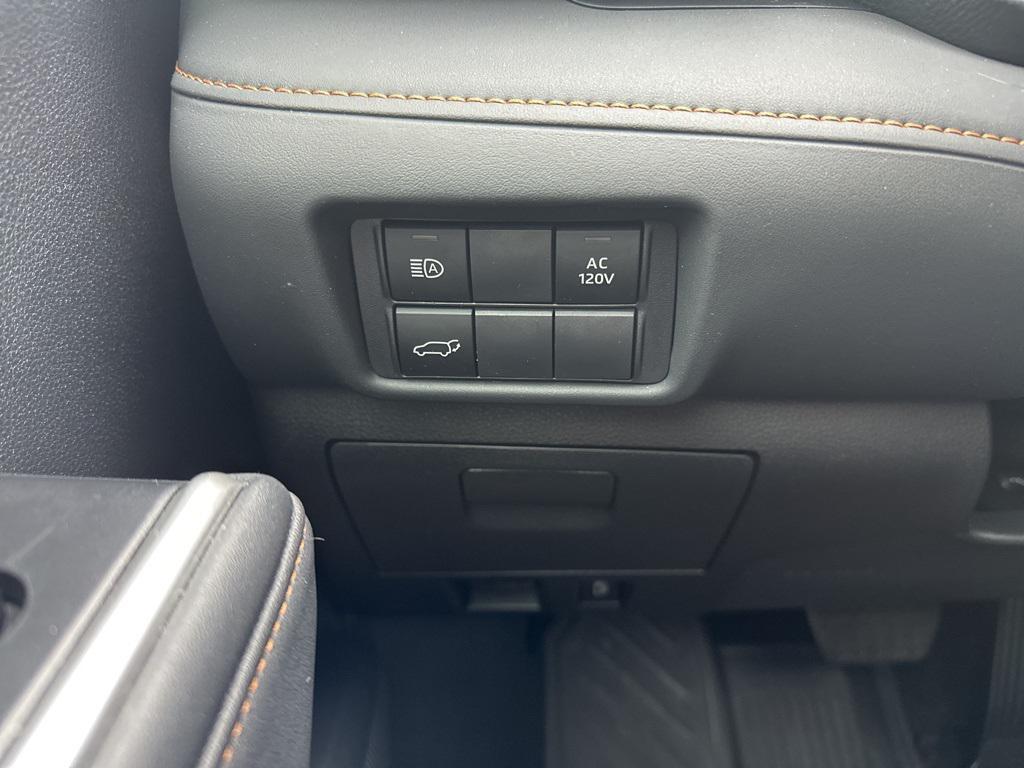 used 2023 Toyota Highlander Hybrid car, priced at $43,757