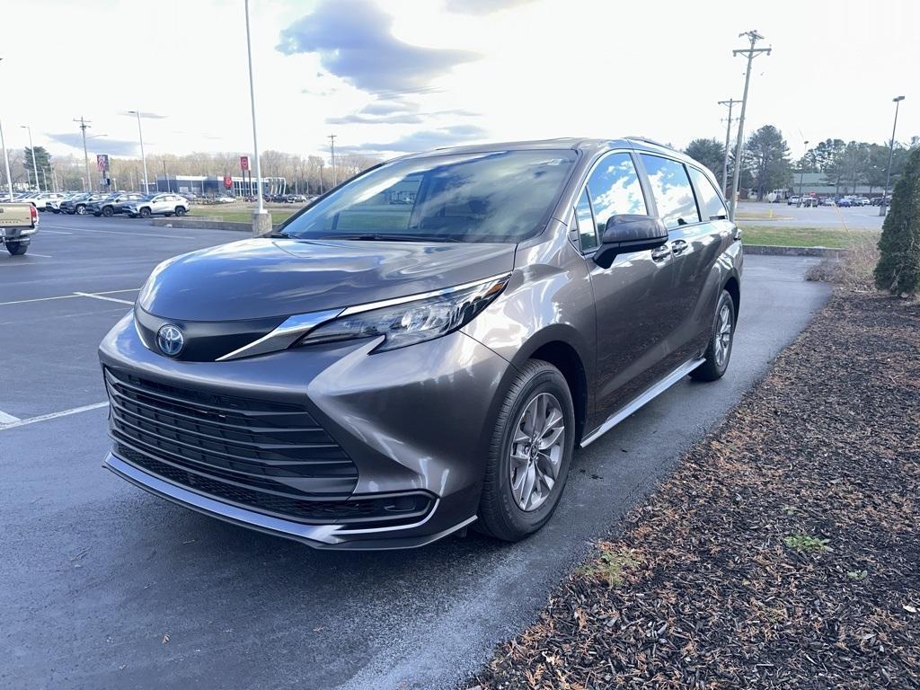 used 2024 Toyota Sienna car, priced at $43,062