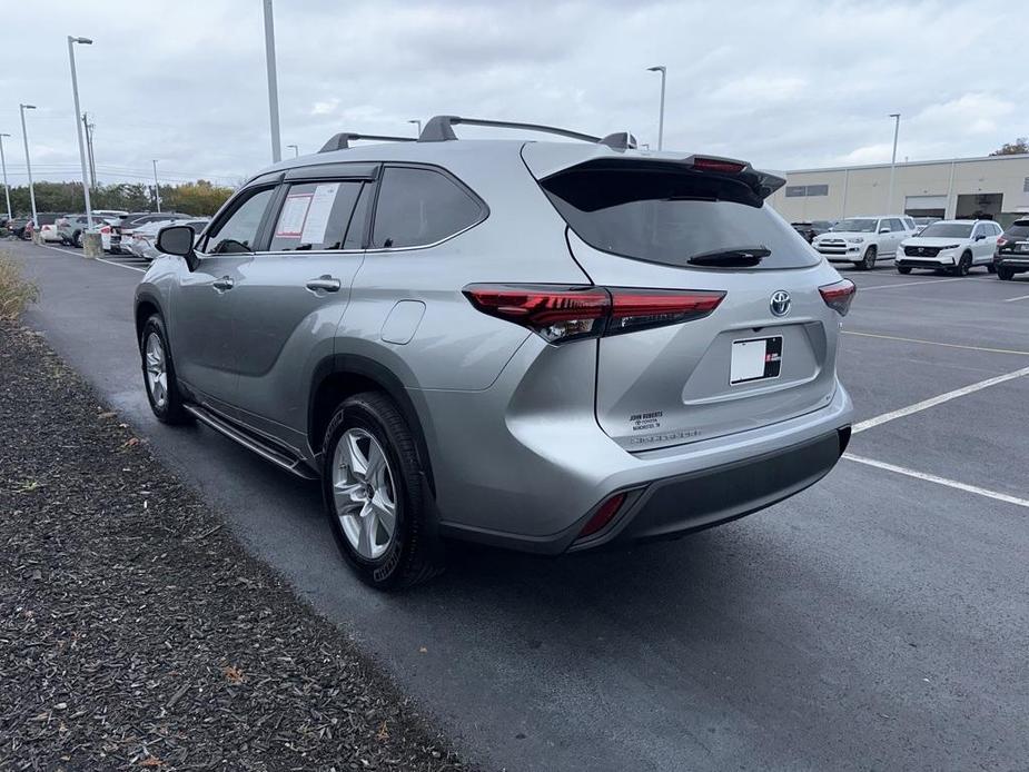 used 2023 Toyota Highlander Hybrid car, priced at $38,362