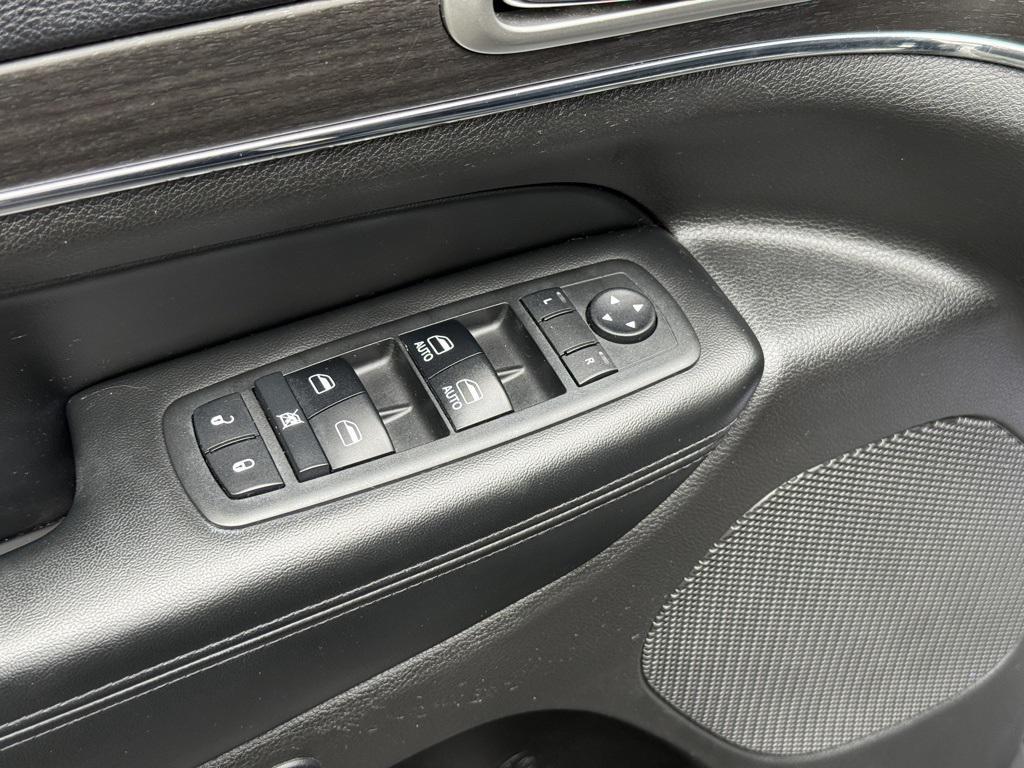used 2018 Jeep Grand Cherokee car, priced at $15,389