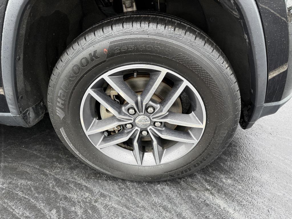 used 2018 Jeep Grand Cherokee car, priced at $15,389