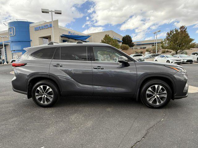 used 2022 Toyota Highlander car, priced at $36,491