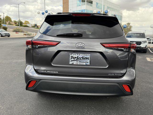 used 2022 Toyota Highlander car, priced at $36,491