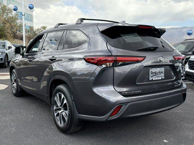 used 2022 Toyota Highlander car, priced at $36,491