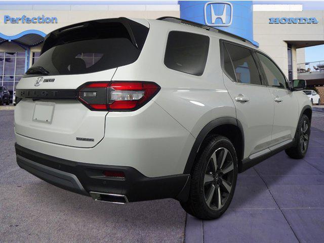 new 2025 Honda Pilot car, priced at $51,450