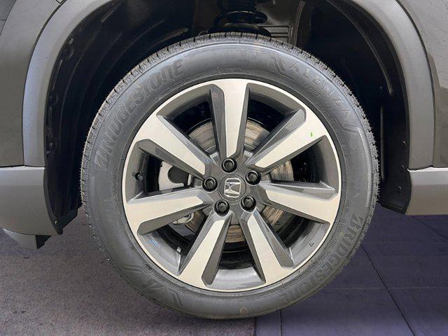 new 2025 Honda Pilot car, priced at $54,530