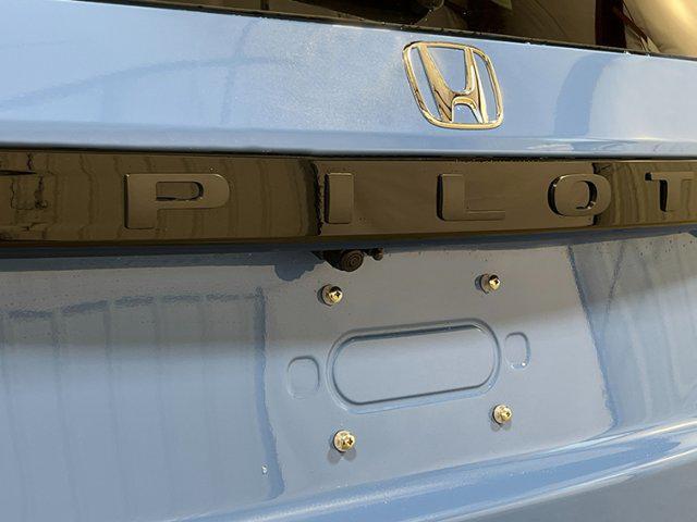new 2025 Honda Pilot car, priced at $51,350