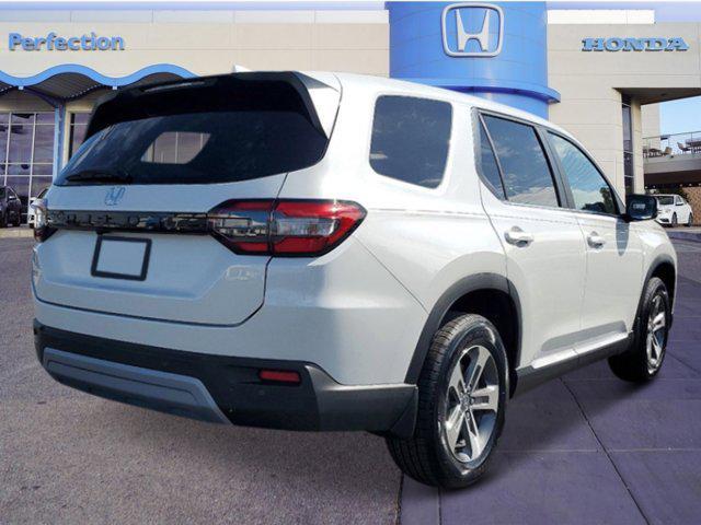 new 2025 Honda Pilot car, priced at $45,050