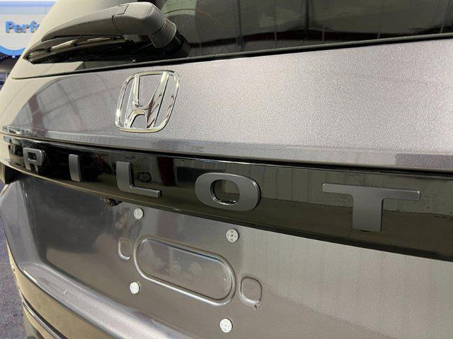 new 2025 Honda Pilot car, priced at $51,095