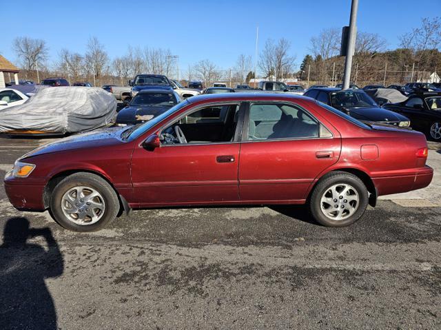 used 2000 Toyota Camry car, priced at $4,995