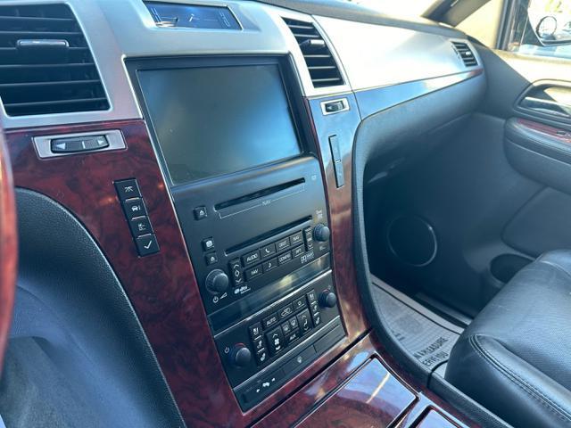 used 2007 Cadillac Escalade ESV car, priced at $9,995