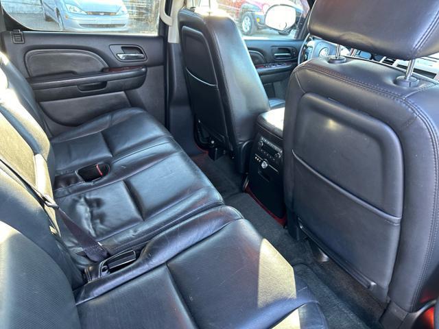 used 2007 Cadillac Escalade ESV car, priced at $9,995