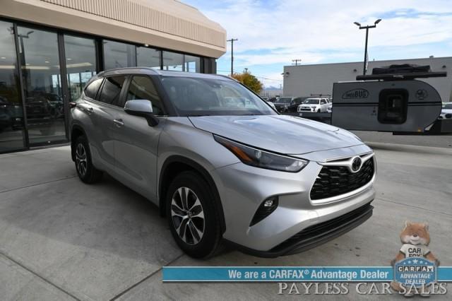 used 2024 Toyota Highlander car, priced at $39,995