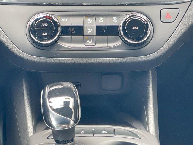 new 2025 Buick Envista car, priced at $26,280