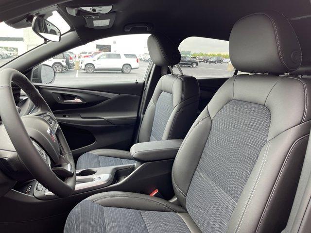 new 2025 Buick Envista car, priced at $26,530