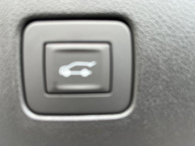 new 2025 Buick Envista car, priced at $26,530