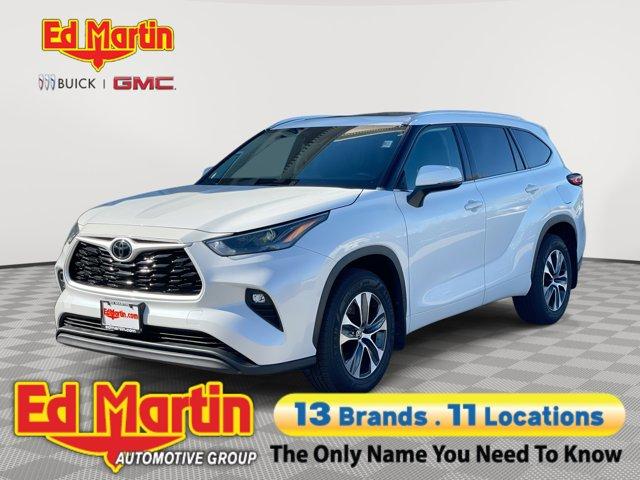 used 2022 Toyota Highlander car, priced at $31,322