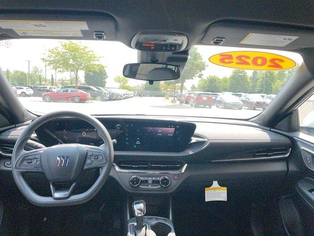 new 2025 Buick Envista car, priced at $24,445