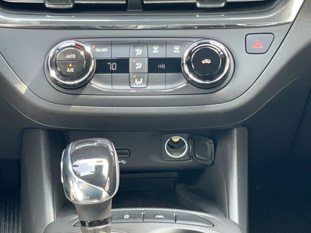 new 2025 Buick Envista car, priced at $23,735