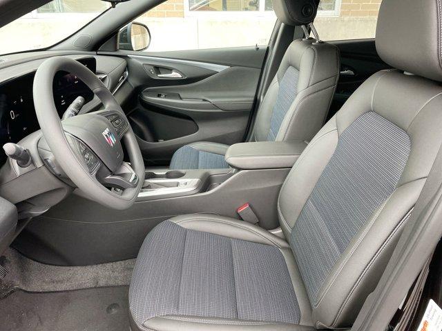new 2025 Buick Envista car, priced at $25,385