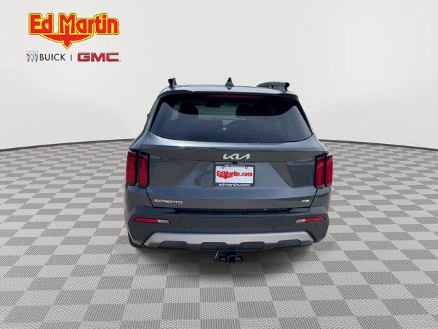 used 2023 Kia Sorento car, priced at $33,998