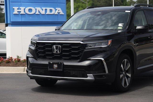 new 2025 Honda Pilot car, priced at $51,223