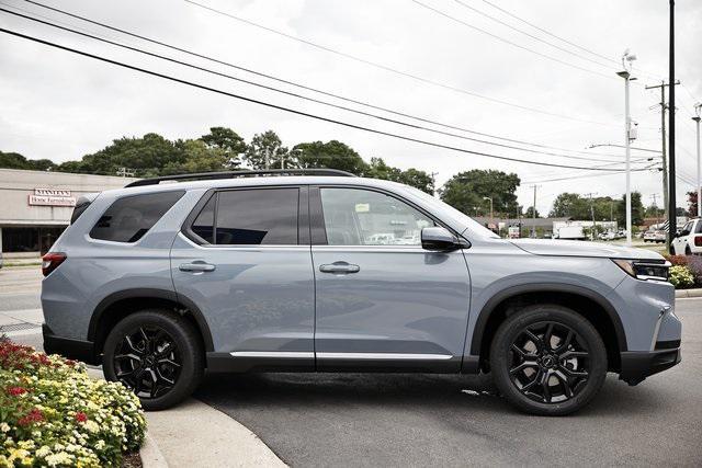 new 2025 Honda Pilot car, priced at $45,990