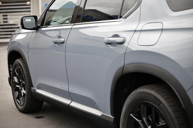 new 2025 Honda Pilot car, priced at $45,990