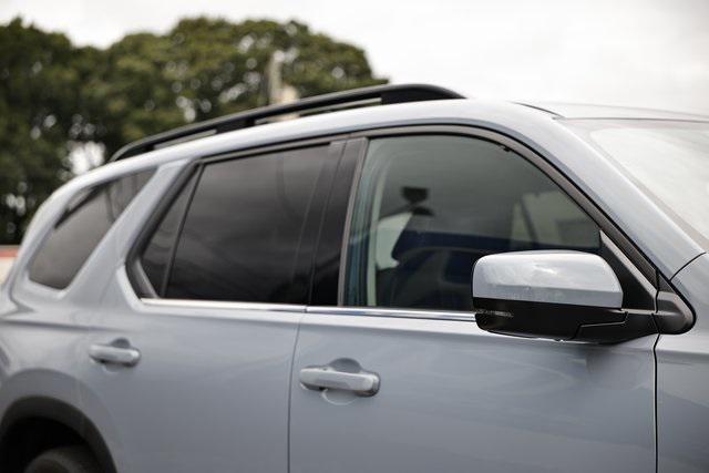new 2025 Honda Pilot car, priced at $45,990