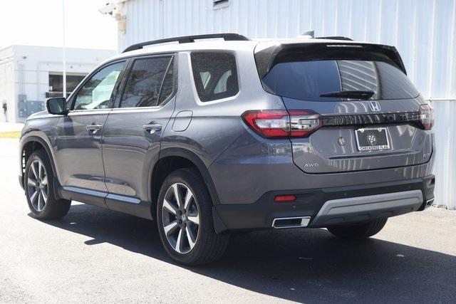 used 2025 Honda Pilot car, priced at $51,297