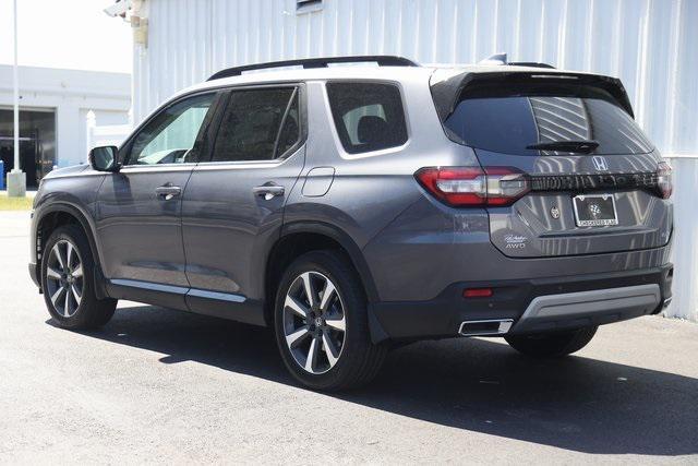 used 2025 Honda Pilot car, priced at $51,297