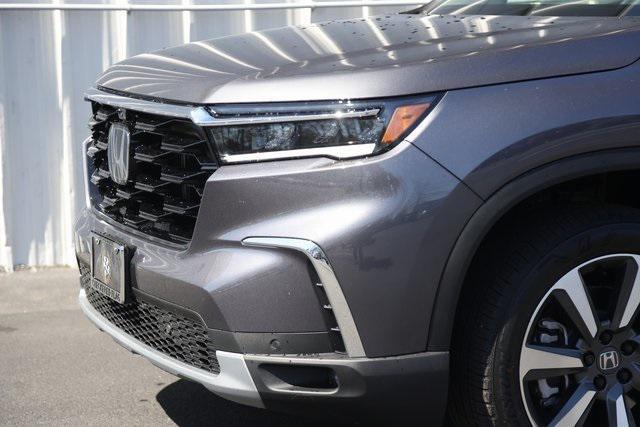 used 2025 Honda Pilot car, priced at $51,297